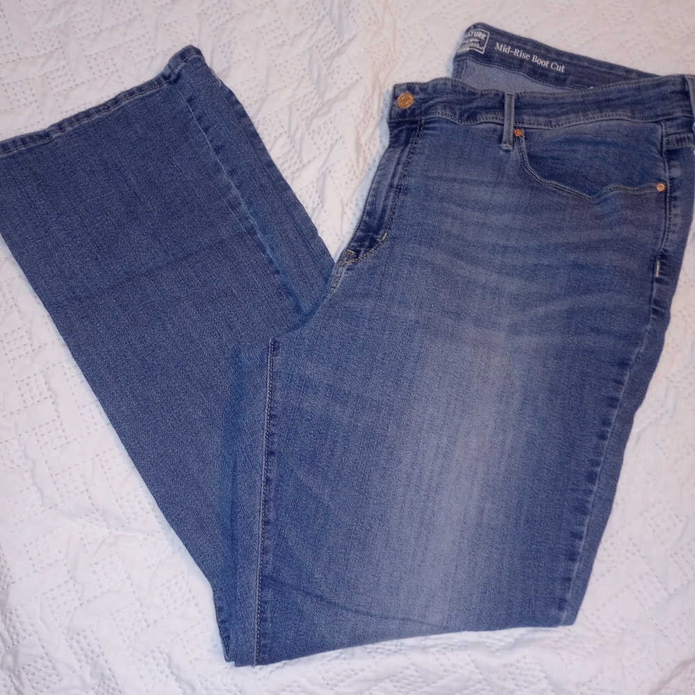 Levi Strauss Mid-Rise Boot Cut Blue Jeans